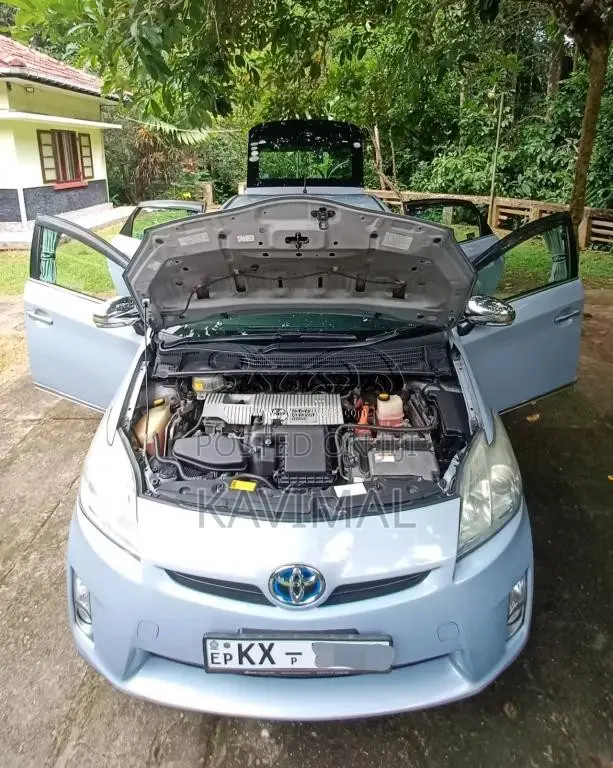 Toyota Prius 2011 Car (Used)