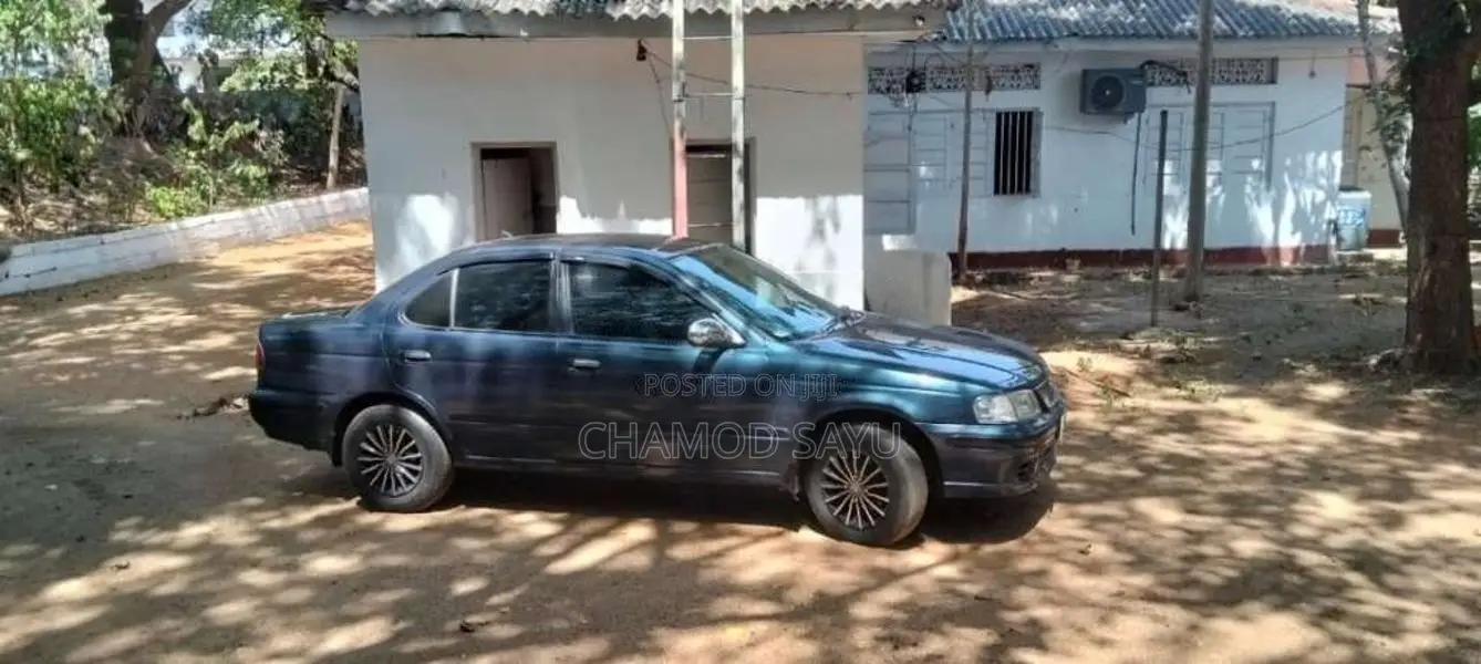 Nissan Sunny 2002 Car (Used)