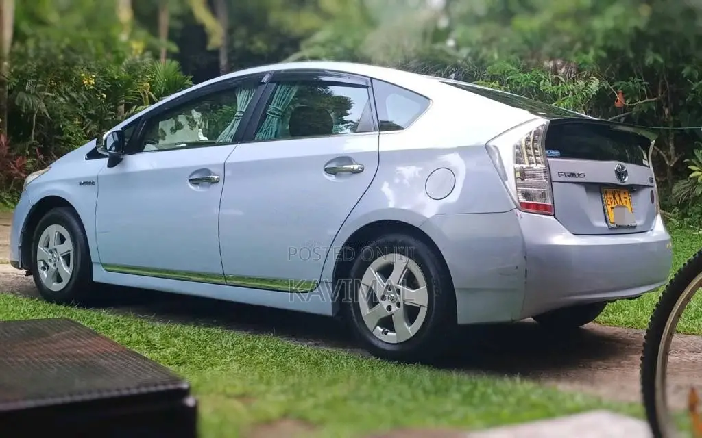 Toyota Prius 2011 Car (Used)