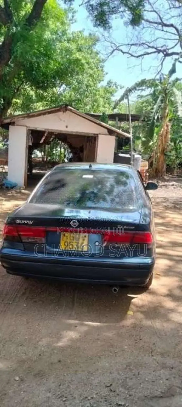 Nissan Sunny 2002 Car (Used)