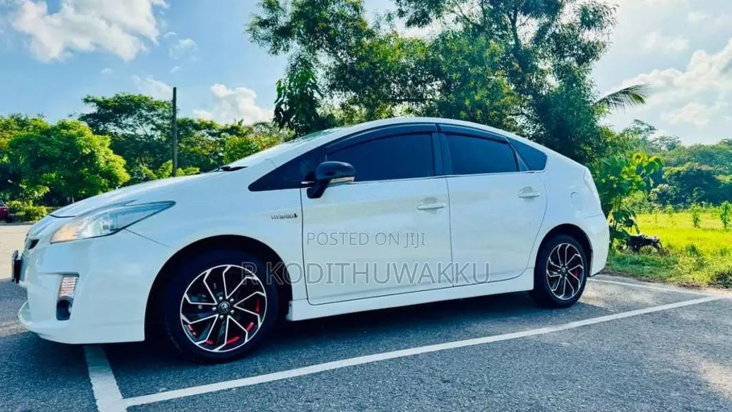Toyota Prius 2011 Car (Used)
