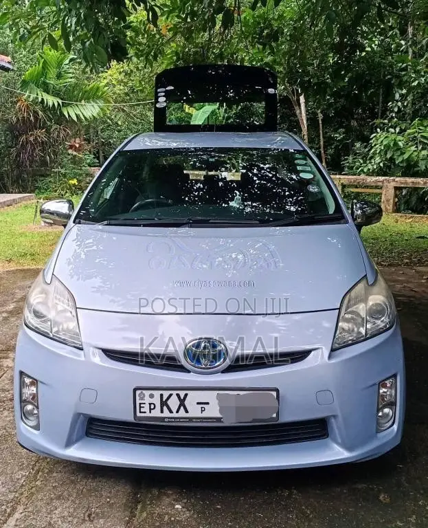 Toyota Prius 2011 Car (Used)