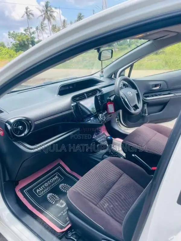 Toyota Aqua Urban Body 2015 Car (Used)