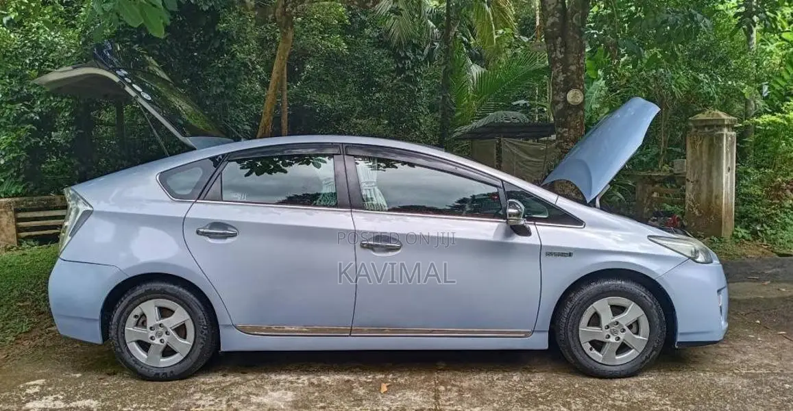 Toyota Prius 2011 Car (Used)