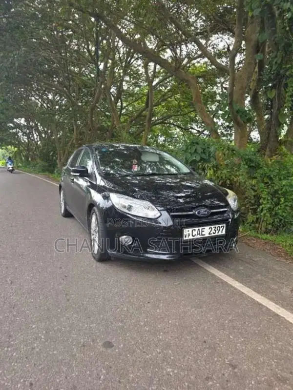 Ford Focus 2012 Car (Used)