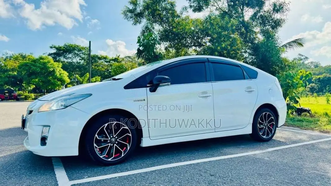 Toyota Prius 2011 Car (Used)