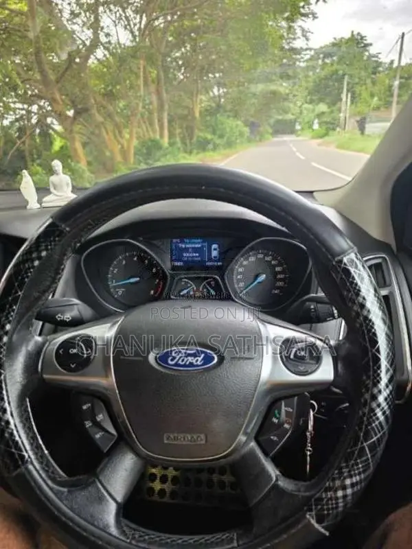 Ford Focus 2012 Car (Used)