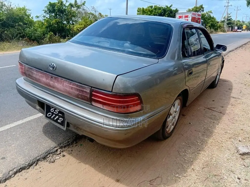 Toyota CAMRY CV30 1992 Car (Used)