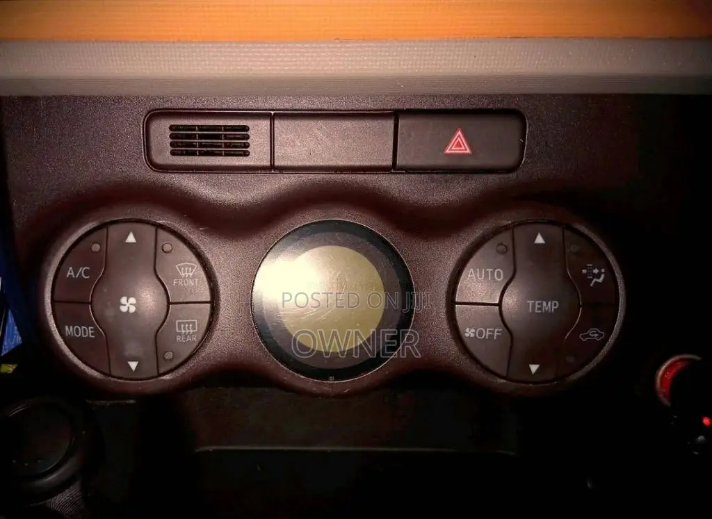 Toyota PASSO HANA KGC30 2013 Car (Used)