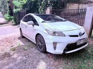 Toyota Prius 2010 Car (Used)