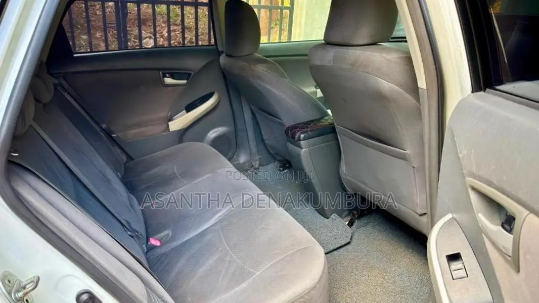 Toyota Prius 2010 Car (Used)
