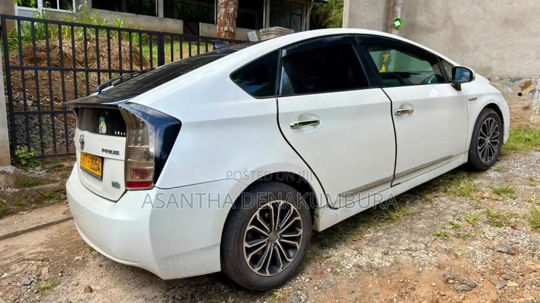 Toyota Prius 2010 Car (Used)
