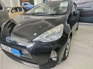 Toyota Aqua 2014 Car (Used)