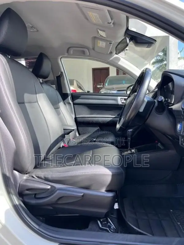 Toyota Axio 2015 Car (Used)