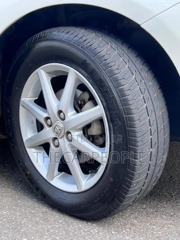 Toyota Axio 2015 Car (Used)