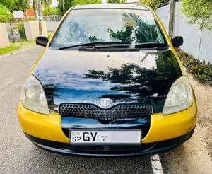 Toyota Vitz 2001 Car (Used)