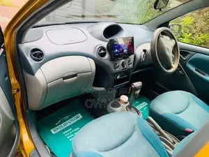 Toyota Vitz 2001 Car (Used)