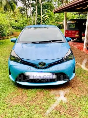 Toyota Vitz 2015 Car (Used)