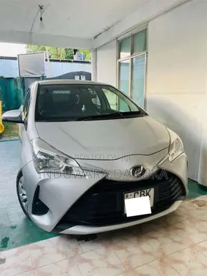 Toyota Vitz 2018 Car (Used)