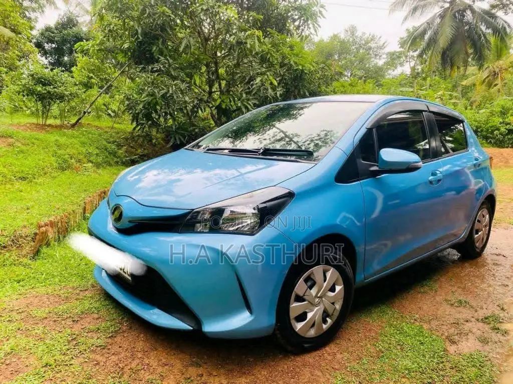 Toyota Vitz 2015 Car (Used)