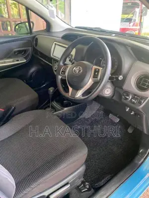 Toyota Vitz 2015 Car (Used)