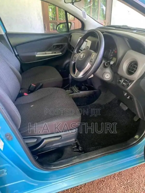 Toyota Vitz 2015 Car (Used)