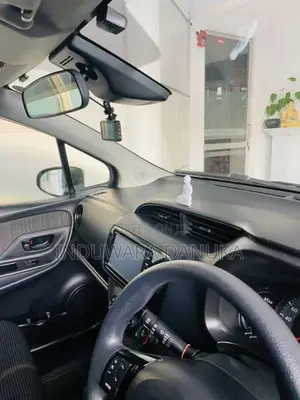 Toyota Vitz 2018 Car (Used)
