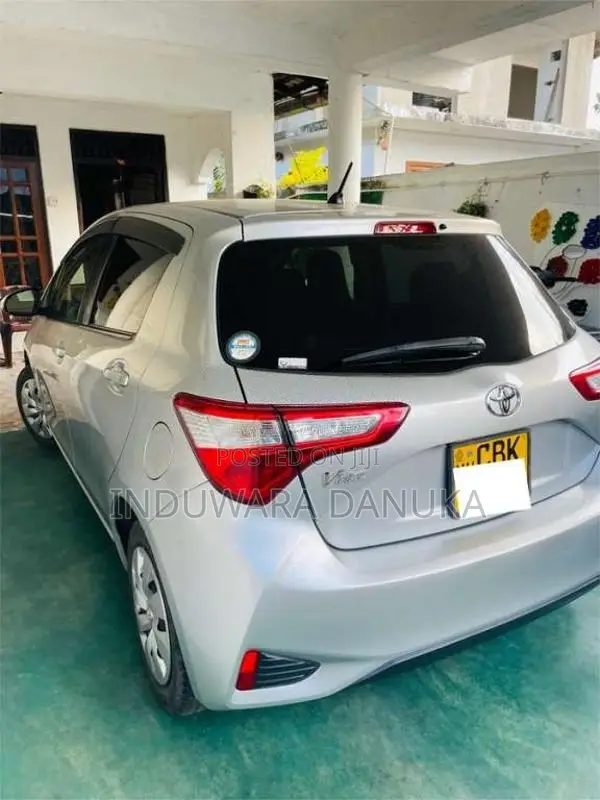 Toyota Vitz 2018 Car (Used)