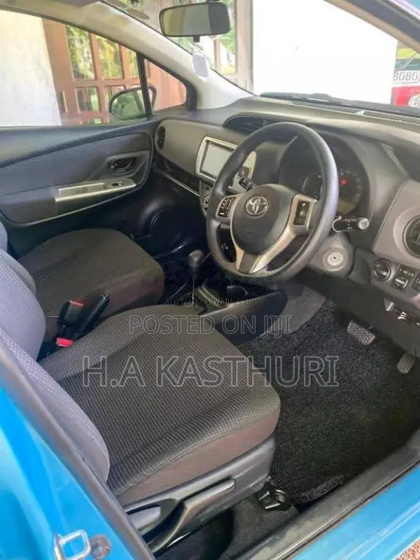 Toyota Vitz 2015 Car (Used)