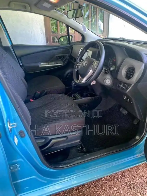 Toyota Vitz 2015 Car (Used)