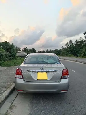 Toyota Axio G Grade 2012 Car (Used)