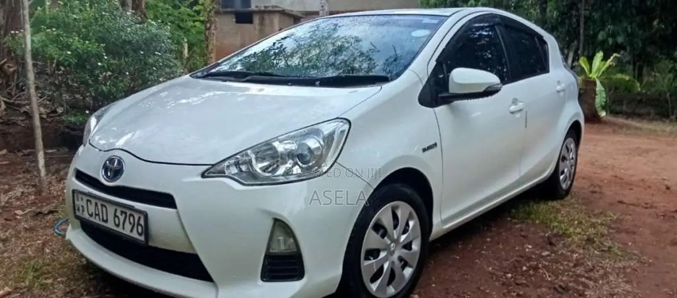 Toyota Aqua 2014 Car (Used)