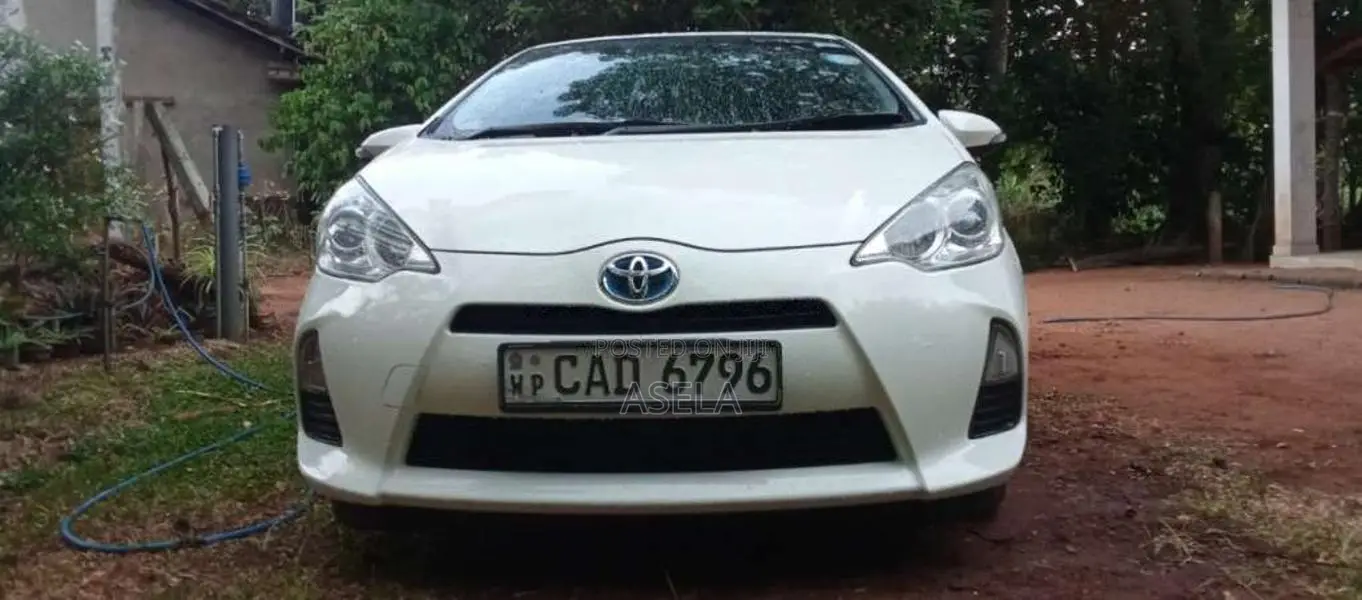 Toyota Aqua 2014 Car (Used)