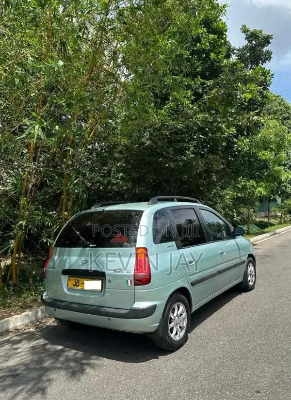 Hyundai Matrix 2001 Car (Used)