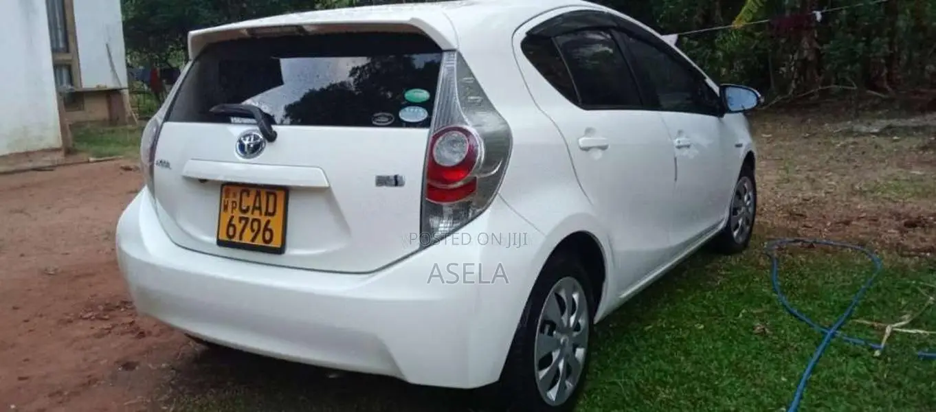 Toyota Aqua 2014 Car (Used)