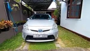 Toyota Prius 2012 Car (Used)