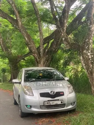 Toyota Vitz 2007 Car (Used)