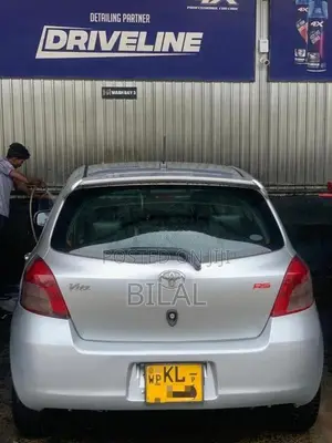 Toyota Vitz 2007 Car (Used)