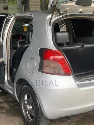 Toyota Vitz 2007 Car (Used)