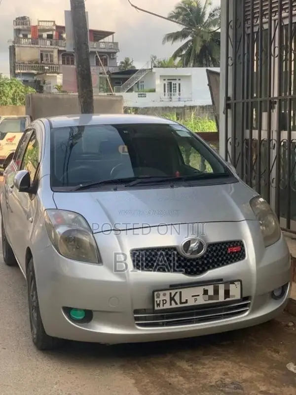 Toyota Vitz 2007 Car (Used)
