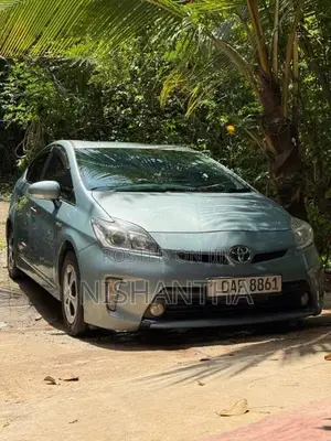 Toyota Prius G Grade 2012 Car (Used)