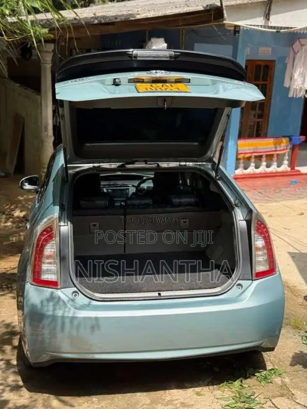 Toyota Prius G Grade 2012 Car (Used)
