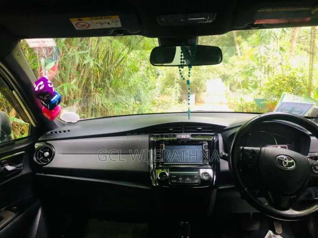 Toyota Axio 2017 Car (Used)
