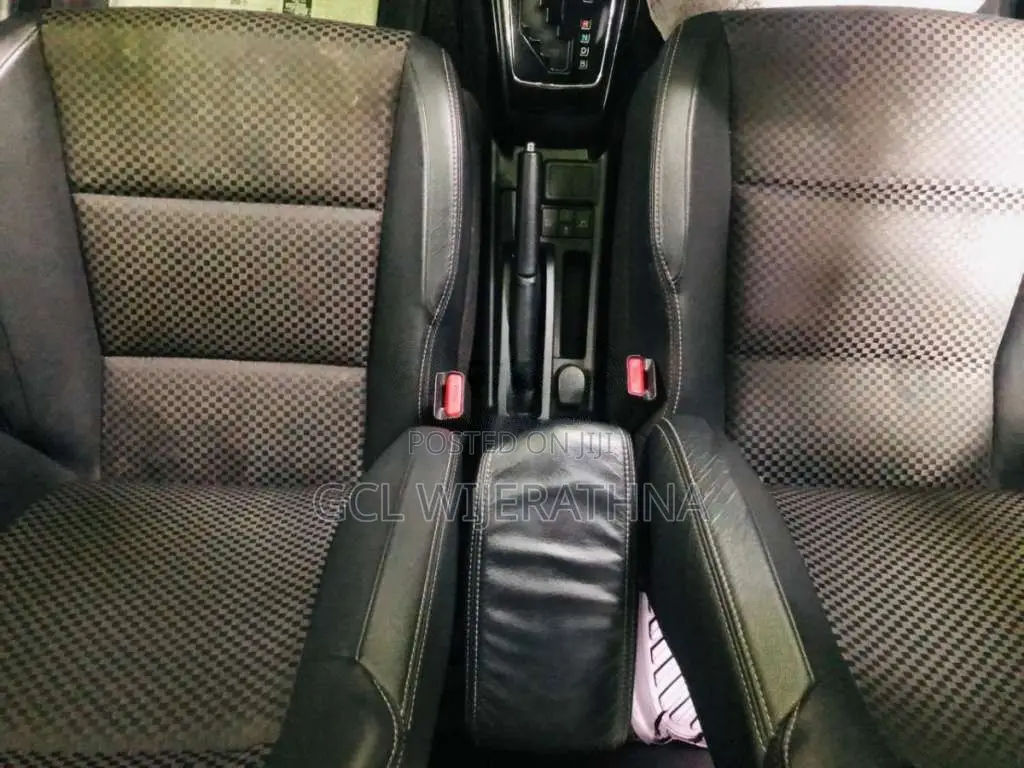 Toyota Axio 2017 Car (Used)