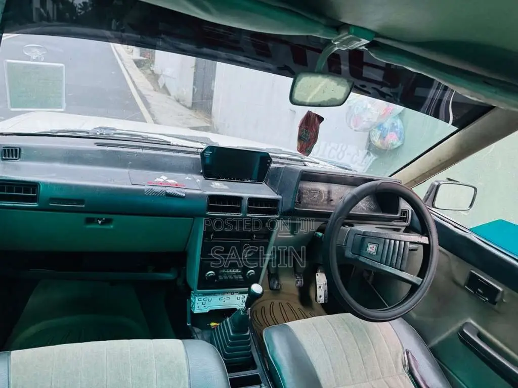 Mitsubishi Lancer Box 1980 Car (Used)