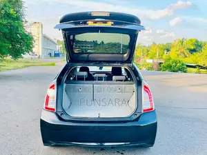 Toyota Prius S Touring 2014 Car (Used)