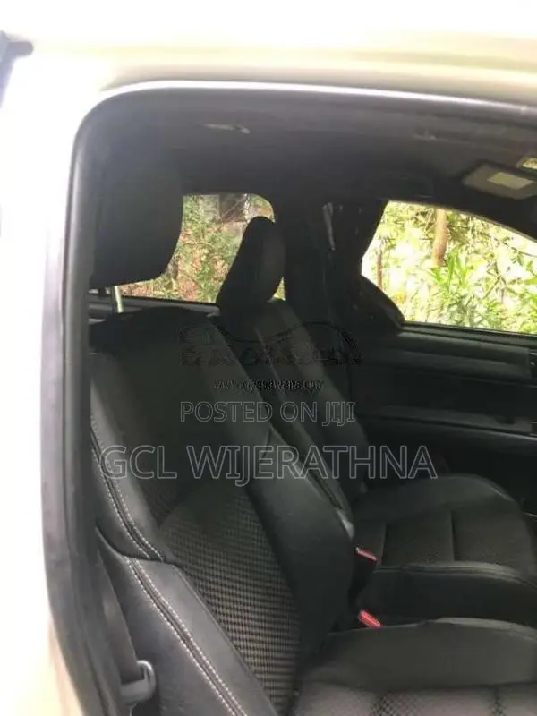 Toyota Axio 2017 Car (Used)