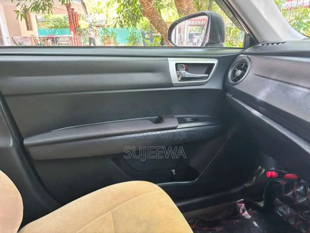 Toyota Axio 2015 Car (Used)