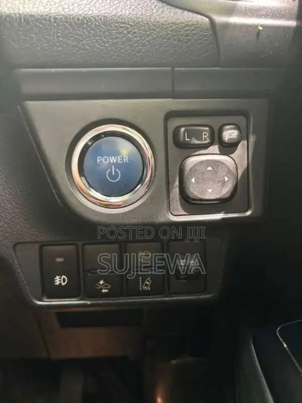 Toyota Axio 2015 Car (Used)