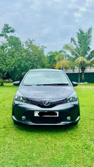 Toyota Vitz 2015 Car (Used)